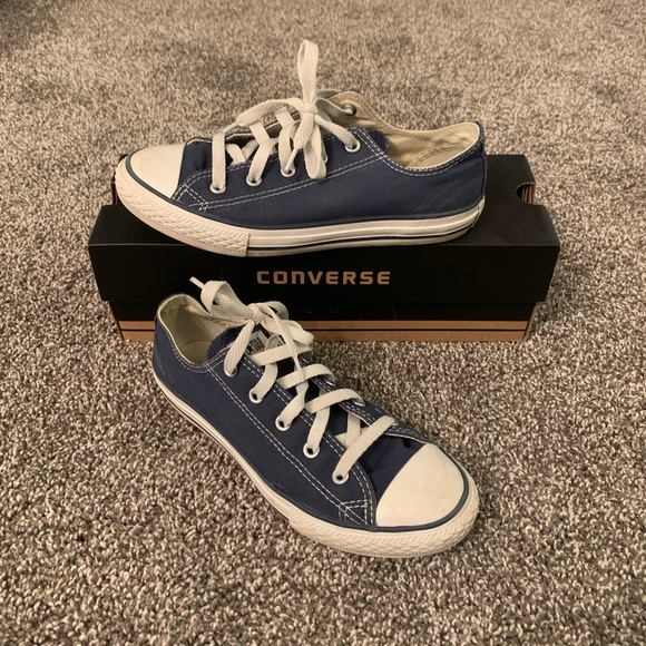 Converse Other - blue youth low top converse !